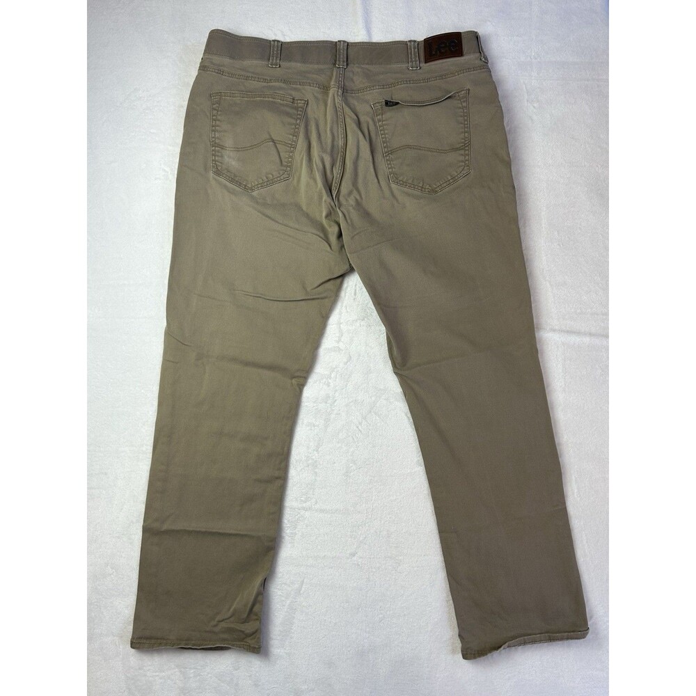 Lee Men's 44x32 Straight Relaxed Taper Extreme Motion Stretch Tan Khaki Pants - Picture 8 of 9